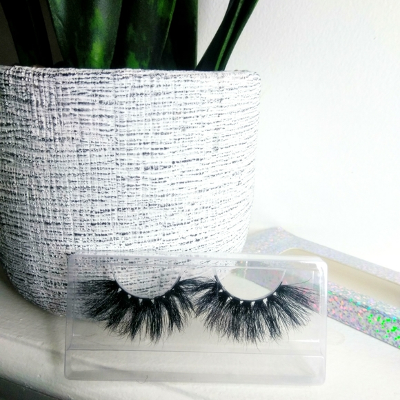 Mink (Faux) Lashes - Picture 14 of 14